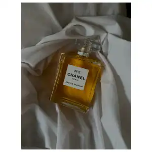 Chanel N°5 Eau de Parfum miniatura 2